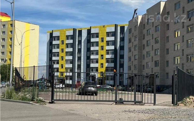 1-комнатная квартира · 41.4 м² · 1/5 этаж, Майкудук, мкр Голубые пруды за 13.2 млн ₸ в Караганде, Алихана Бокейханова р-н — фото 2