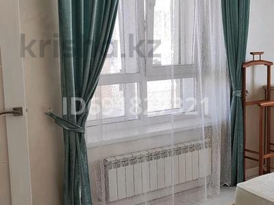 2-бөлмелі пәтер, 70 м², 3/9 қабат ай сайын, Кабанбай батыра 7, бағасы: 300 000 〒 в Астане, Сарыарка р-н