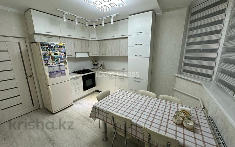 3-комнатная квартира, 74.2 м², 6/9 этаж, мкр Мамыр-4 297 за 61 млн 〒 в Алматы, Ауэзовский р-н — фото 12