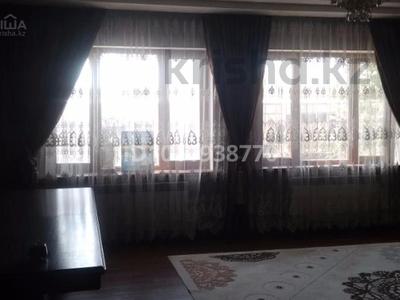 Жеке үй · 7 бөлме · 260 м² · 10 сот., мкр Боралдай (Бурундай), Мкр Боралдай ул,Найзашокы 1 — Азат, бағасы: ~ 85 млн ₸ в Алматы, Алатауский р-н