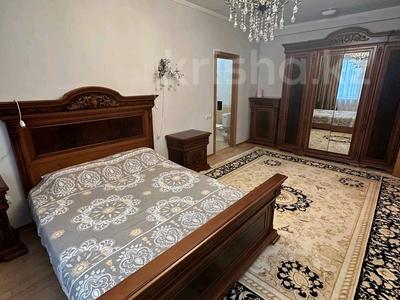 4-бөлмелі пәтер, 165 м², 8/36 қабат ай сайын, Кабанбай батыра 11, бағасы: 500 000 〒 в Астане, Есильский р-н