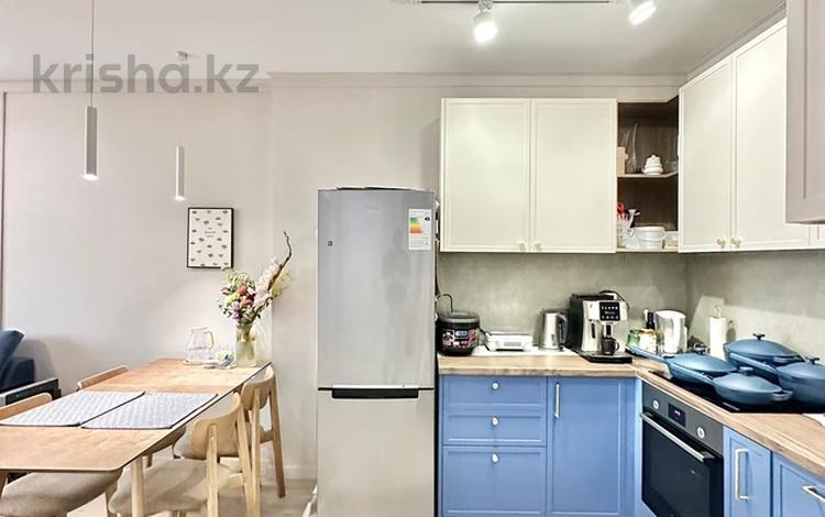 2-комнатная квартира · 50 м² · 10/15 этаж, Райымбека 210 — Райымбека Ауэзова за 49 млн ₸ в Алматы, Алмалинский р-н — фото 2