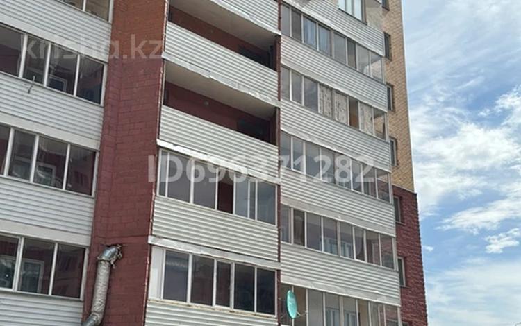 1-комнатная квартира · 42 м² · 4/25 этаж, мкр Юго-Восток, Бауыржана Момышулы 28 за 165 000 ₸ в Караганде, Казыбек би р-н — фото 2