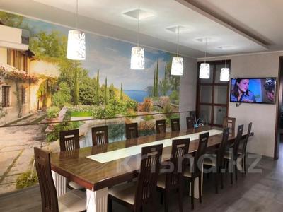 6-комнатная квартира · 217 м² · 3/5 этаж, мкр. Алтын орда, Тауелсиздик 4 за 65 млн 〒 в Актобе