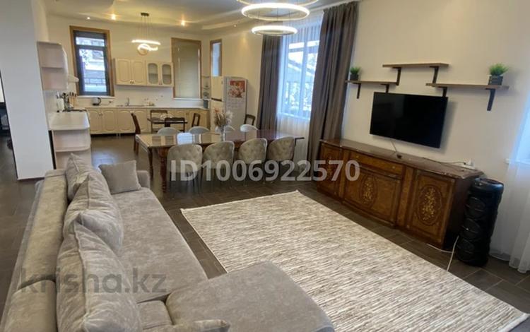 Дом · 4 комнаты · 270 м², мкр Таусамалы 30а — Арал 30а за 60 000 〒 в Алматы, Наурызбайский р-н — фото 2