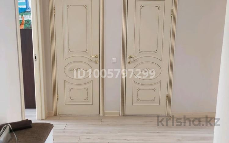 3-комнатная квартира · 76 м² · 2/10 этаж, мкр Шугыла, Жунисова 4/1-18 — Пересечение ул. Толе би и пр. Алатау за 300 000 ₸ в Алматы, Наурызбайский р-н — фото 3