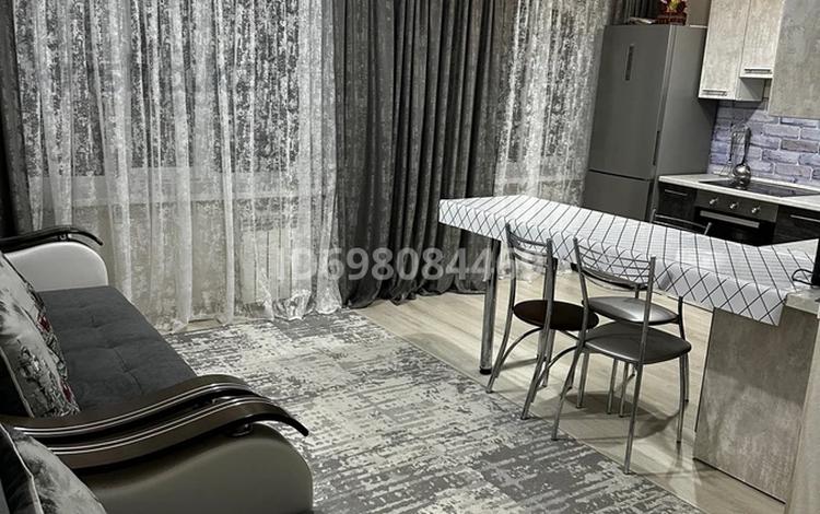 3-бөлмелі пәтер, 60 м², 4/5 қабат ай сайын, Ауезова 102, бағасы: 150 000 〒 в Щучинске — фото 2