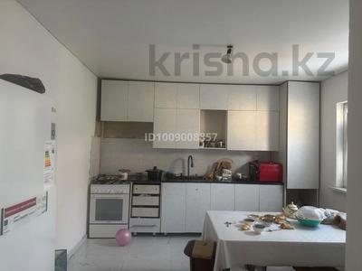 Жеке үй · 3 бөлме · 105 м² · 3.7 жүзд., Жиделі ш/а шалқаркөл 80 — 2 уй бар сонын жанындағы жасыл Воратадағы уй уйде квартирантар бар, бағасы: 20 млн ₸ в Шымкенте, Абайский р-н