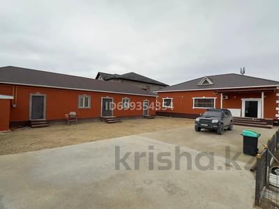 Продажа домов и дачи в Мангистауской обл.: Отдельный дом · 5 комнат · 270 м² · 12 сот., Оймаш 3 176/1 за 50 млн 〒 Отдельный дом · 5 комнат · 270 м² · 12 сот., Оймаш 3 176/1 за 50 млн 〒 в Актау