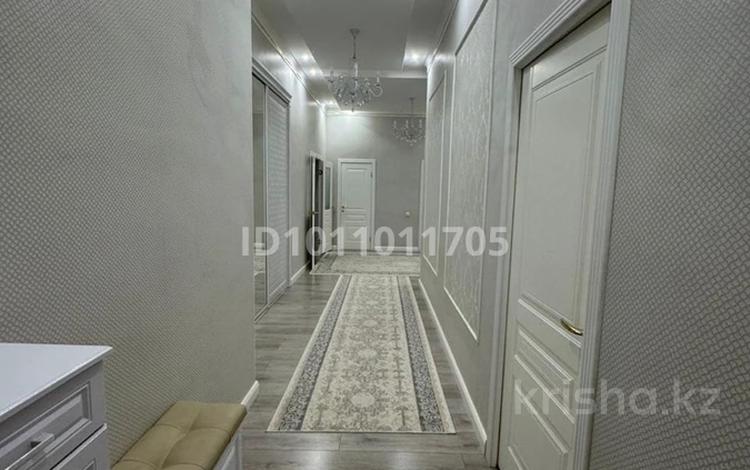4-бөлмелі пәтер · 129 м² · 5/16 қабат, 16-й мкр , ​16-й микрорайон 64, бағасы: 49 млн ₸ в Актау — фото 2