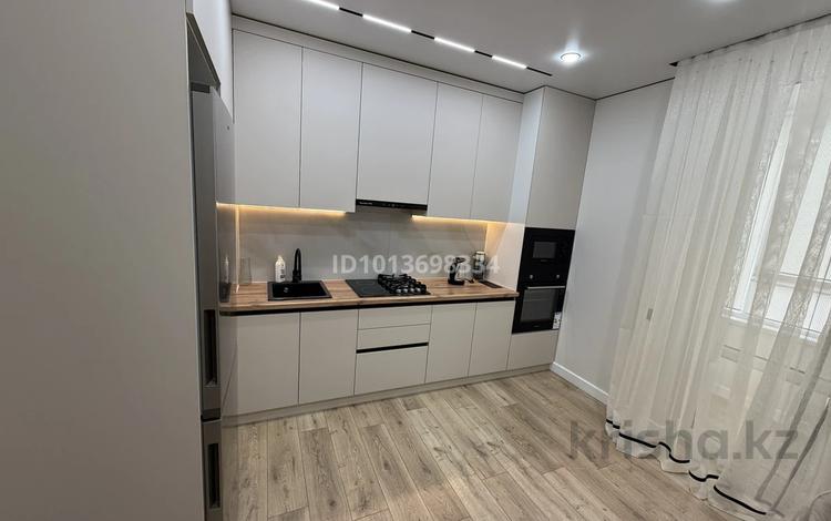 1-комнатная квартира · 40 м² · 6/9 этаж, мкр Нурсая, Абулхайр-хана за 350 000 ₸ в Атырау — фото 2