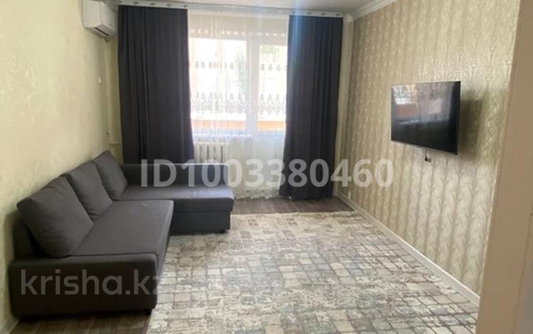 3-комнатная квартира · 64 м² · 3/5 этаж, 10 микрорайон 8 за 200 000 〒 в Аксае — фото 2