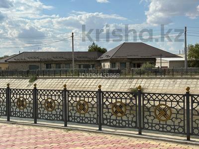 Продажа домов и дачи в Атырауской обл.: Отдельный дом · 6 комнат · 280 м² · 10 сот., Иманов 38а за 30 млн 〒 Отдельный дом · 6 комнат · 280 м² · 10 сот., Иманов 38а за 30 млн 〒 в Кульсары