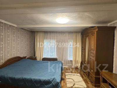 Отдельный дом · 4 комнаты · 75 м², Жамакаева 25 за 130 000 〒 в Семее