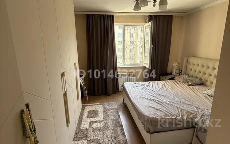 2-комнатная квартира · 67 м² · 7/9 этаж, мкр Аккент за 300 000 ₸ в Алматы, Алатауский р-н — фото 2
