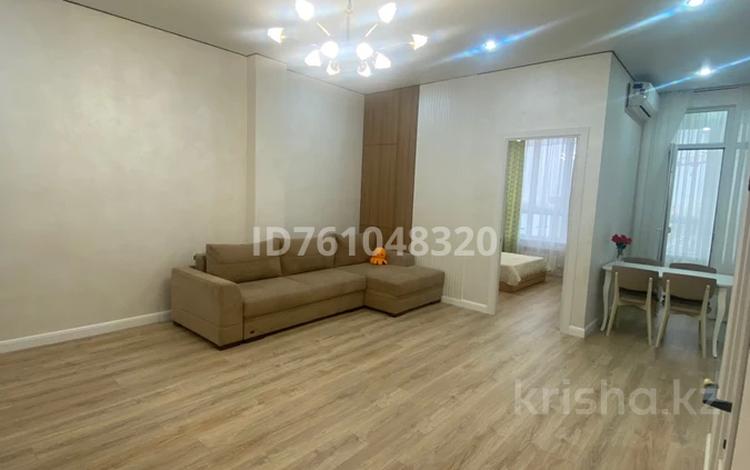 1-комнатная квартира · 54 м², Аргынбекова 89a за 250 000 ₸ в Шымкенте — фото 2