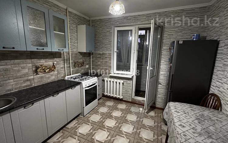 3-бөлмелі пәтер · 70 м² · 3/5 қабат, 11 ш/а. 51, бағасы: 160 000 ₸ в Актобе, мкр 11 — фото 2
