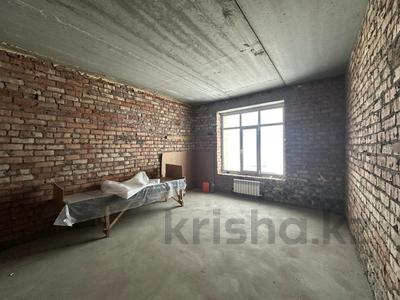 4-бөлмелі пәтер · 140 м² · 2/5 қабат, Есенберлина 43/1, бағасы: 72 млн ₸ в Усть-Каменогорске