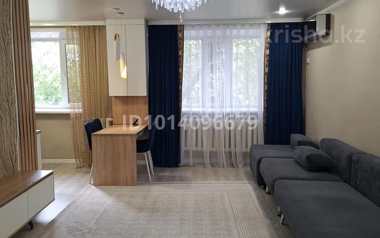 2-бөлмелі пәтер · 42 м² · 2/5 қабат, Шакарима — Кабанбай батыра, бағасы: 23.2 млн ₸ в Семее — фото 2