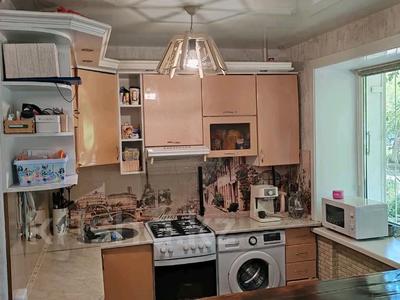 3-комнатная квартира · 54 м² · 1/5 этаж, рахимова за ~ 18.8 млн ₸ в Петропавловске