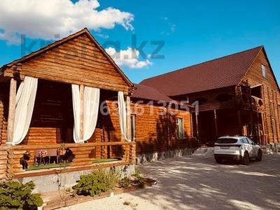 Дом · 7 комнат · 300 м², Мичурина 171 — Напротив БСМП, направо вдоль забора банного комплекса Тассай за 75 000 ₸ в Семее, Красный Кордон