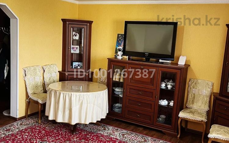 2-бөлмелі пәтер · 55 м² · 7/10 қабат, мкр Михайловка , Ермекова 106а, бағасы: 22 млн ₸ в Караганде, Казыбек би р-н — фото 2
