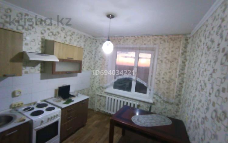 2-бөлмелі пәтер, 120 м², 10/10 қабат тәулік бойы, Майкудук, Майкудук, мкр Голубые пруды 7, бағасы: 12 000 〒 в Караганде, Алихана Бокейханова р-н — фото 2