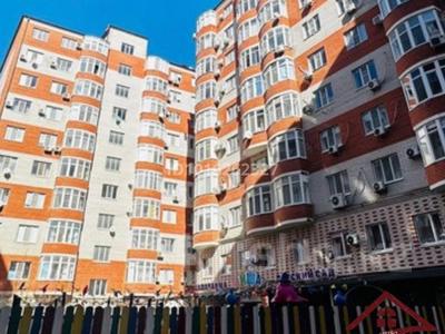 3-бөлмелі пәтер · 89 м² · 3/9 қабат, Нұрсая ш/а., Таумуш Жумагалиев 15, бағасы: 230 000 ₸ в Атырау, мкр Нурсая