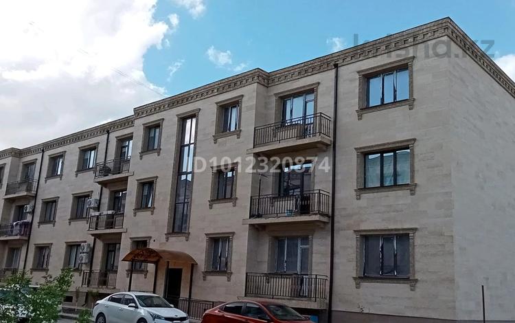 2-комнатная квартира · 87.5 м² · 2/3 этаж, мкр Самал, Адгама Каримова 117 за 37 млн ₸ в Атырау — фото 18