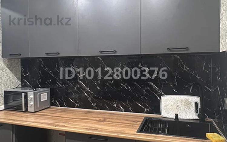 2-бөлмелі пәтер · 45 м² · 5/5 қабат, 6мкрн 47 — Сзади 10школы, бағасы: 9 млн ₸ в Темиртау — фото 2