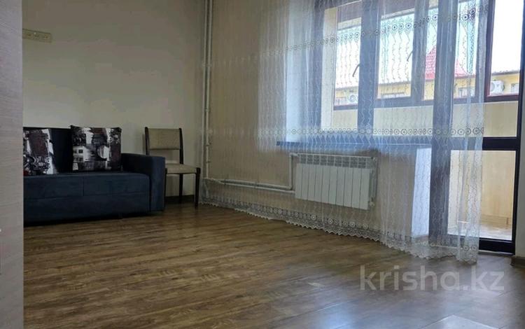 1-бөлмелі пәтер · 35.5 м² · 4/5 қабат, Розыбакиева 90 — Шевченко, бағасы: 26 млн ₸ в Алматы, Алмалинский р-н — фото 2
