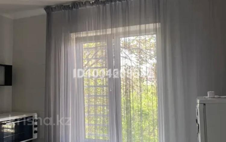 2-комнатная квартира · 53 м², мкр Аксай-4 — Б.Момышулы, Улугбека за 290 000 ₸ в Алматы, Ауэзовский р-н — фото 2