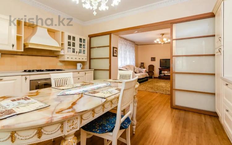Отдельный дом · 5 комнат · 250 м², мкр Казахфильм, Кабдена Байдосова 7 — Исиналиева за 1 млн 〒 в Алматы, Бостандыкский р-н — фото 10
