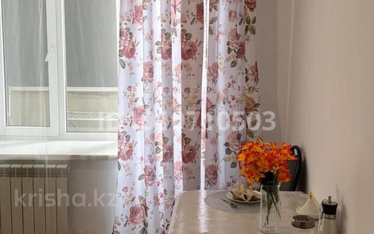 1-бөлмелі пәтер · 45 м² · 7/9 қабат, Алтын орда ш/а. 13 — Теннисный корт, бағасы: 10 000 ₸ в Актобе, мкр. Алтын орда — фото 5
