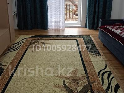 2-бөлмелі пәтер · 63 м² · 1/4 қабат, мкр Акжар, Жандосова 30 — Баня Сказка, бағасы: 250 000 ₸ в Алматы, Наурызбайский р-н