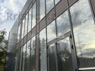 Свободное назначение, офисы, магазины и бутики, общепит, салоны красоты, фитнес и спорт, медцентры и аптеки, образование, развлечения, конференц-залы, кабинеты и рабочие места, студии · 470 м² за 220 900 〒 в Темиртау