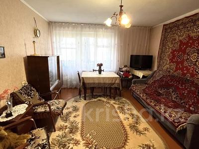 2-комнатная квартира · 52.2 м² · 7/9 этаж, Курмангазы за 16.5 млн 〒 в Уральске, мкр Школьник