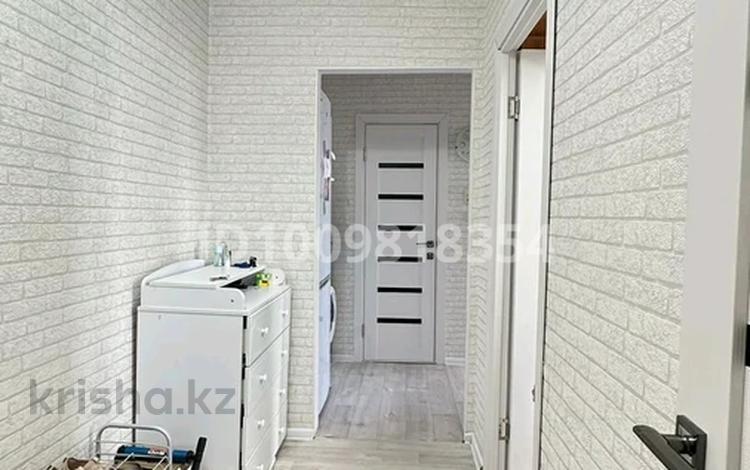 2-бөлмелі пәтер · 54 м² · 2/9 қабат, мкр 4 10, бағасы: 20.5 млн ₸ в Уральске — фото 5