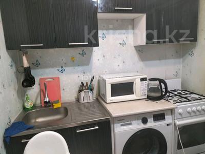 2-комнатная квартира · 45 м² · 4/5 этаж, Майкудук, Майкудук, 15й микрорайон за 130 000 ₸ в Караганде, Алихана Бокейханова р-н