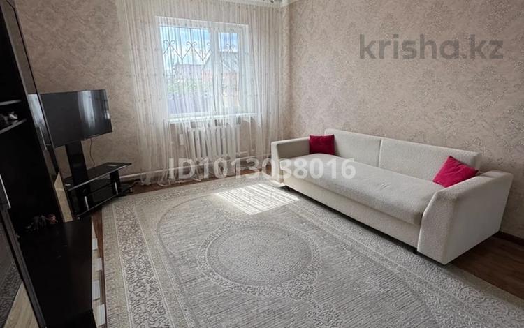 Отдельный дом · 2 комнаты · 75 м² · 10 сот., мкр Уркер за 57 млн ₸ в Астане, Нура р-н — фото 2