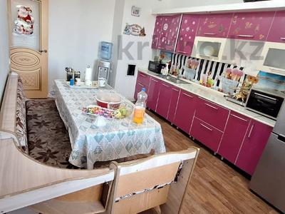 2-бөлмелі пәтер · 93 м² · 3/16 қабат, Шұғыла ш/а., Жуалы, бағасы: 37.5 млн ₸ в Алматы, Наурызбайский р-н