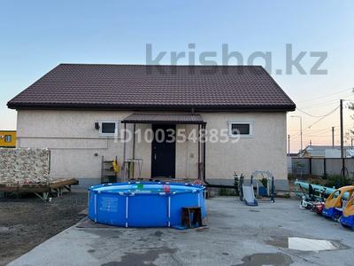 Отдельный дом · 4 комнаты · 140 м² · 10 сот., мкр Кара депо, Терен-озек 28 за 40 млн ₸ в Атырау