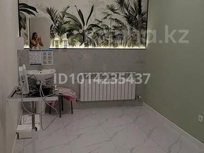 Медцентры и аптеки, кабинеты и рабочие места · 12.2 м² за 300 000 ₸ в Астане