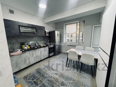 2-комнатная квартира · 60 м² · 2/5 этаж, мкр Михайловка , Анжерская 37/2 за 300 000 ₸ в Караганде, Казыбек би р-н