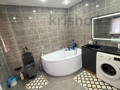 Жеке үй · 3 бөлме · 140 м² · 10 жүзд., Жайык 1, бағасы: 22 млн ₸ в Жаик-2