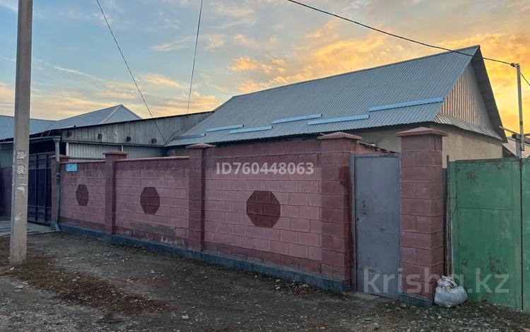 Отдельный дом · 4 комнаты · 100 м² · 6.5 сот., Жандосова за 22 млн 〒 в Таразе — фото 2