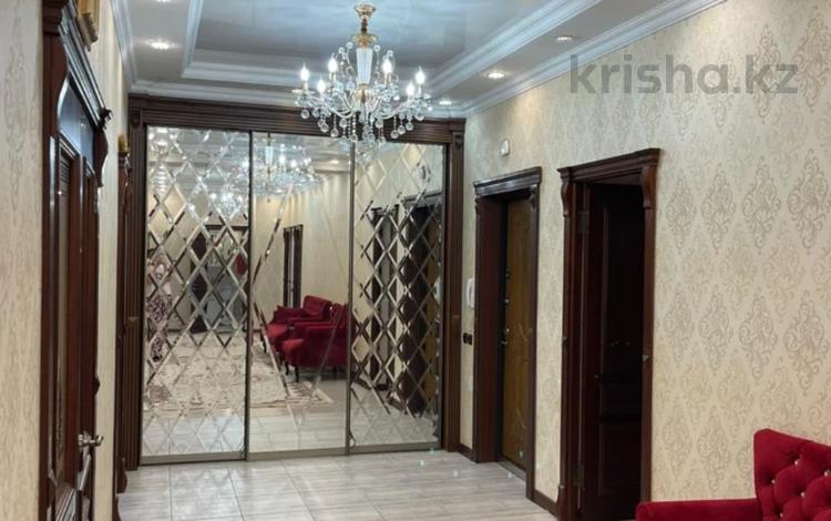 5-бөлмелі пәтер · 206 м² · 3/4 қабат, мкр 8, Санкибай батыра 253/6, бағасы: 61.5 млн 〒 в Актобе — фото 19