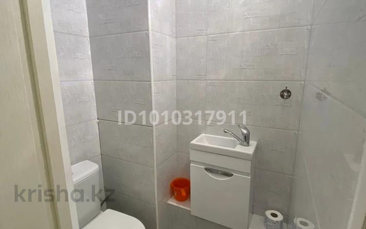 2-комнатная квартира · 48 м² · 1/5 этаж, мкр Самал-3, Достык 119 за 350 000 ₸ в Алматы, Медеуский р-н — фото 2