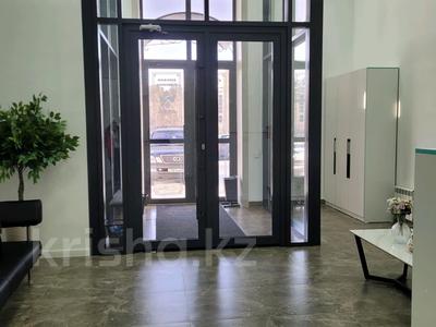 Еркін, кеңселер, дүкендер мен бутиктер, қоғамдық тамақтану орны, сұлулық салондары, фитнес және спорт, медорталықтар мен дәріханалар, білім орталықтары, ойын-сауық, кабинеттер және жұмыс орындары · 140 м², бағасы: 1.3 млн 〒 в Караганде, Казыбек би р-н