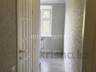 2-комнатная квартира · 45 м² · 4/5 этаж, Хиуаз Доспановой 73 — Сурова за 16.5 млн ₸ в Уральске, мкр Школьник